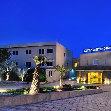 Westend Inn - Resort And Banquet Near Delhi Airport New Delhi Exterior photo
