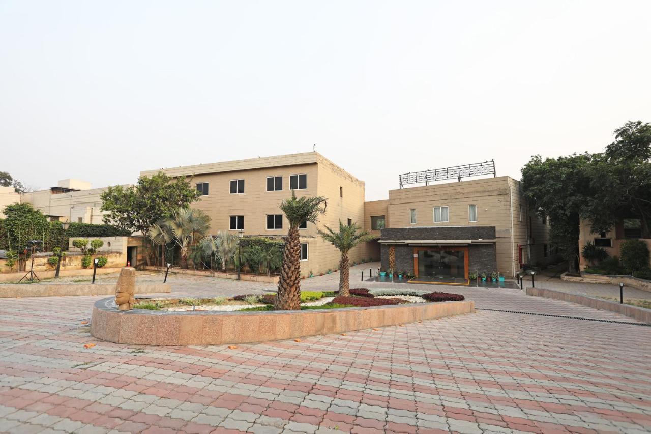 Westend Inn - Resort And Banquet Near Delhi Airport New Delhi Exterior photo